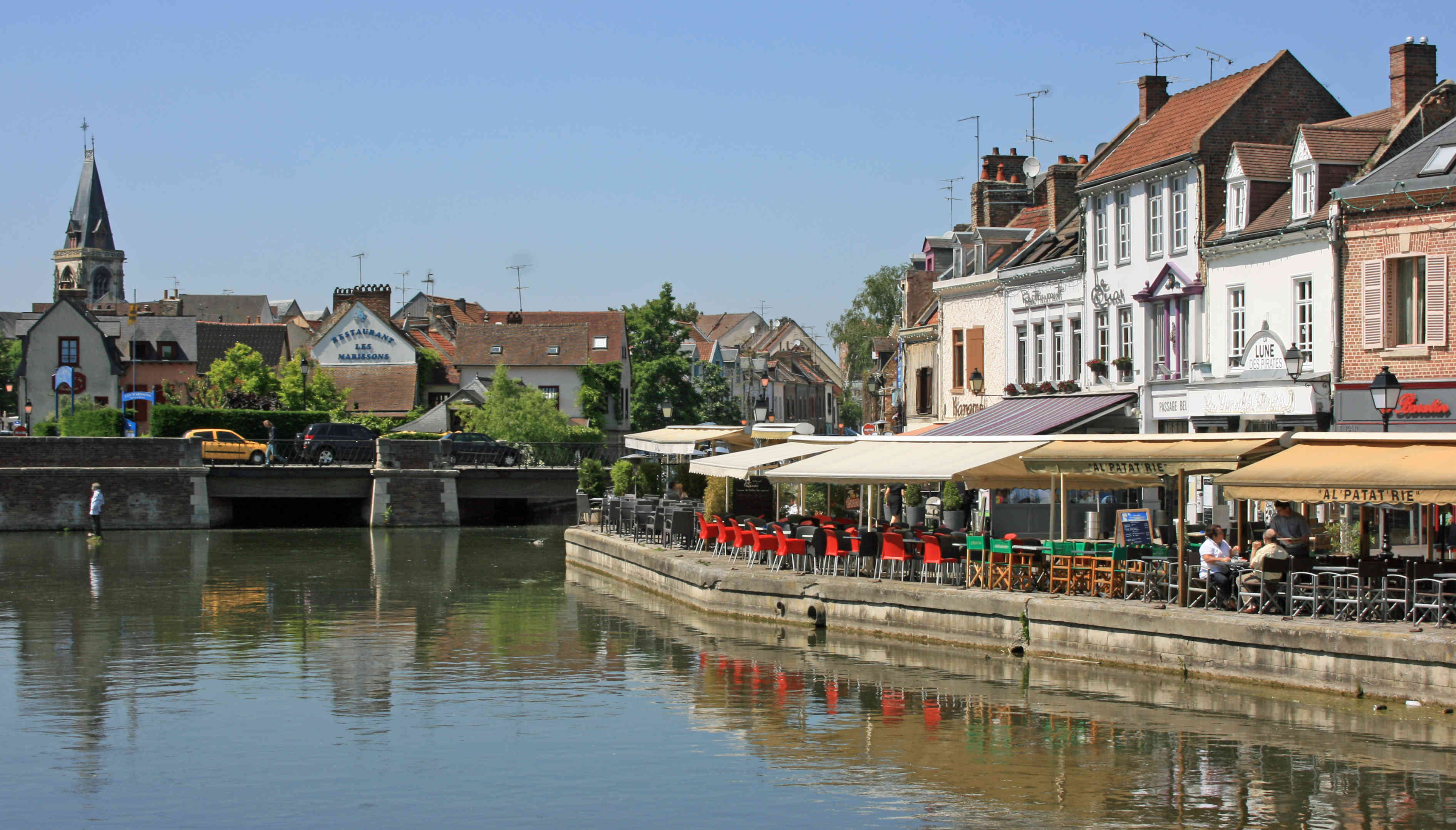 Amiens down by the river