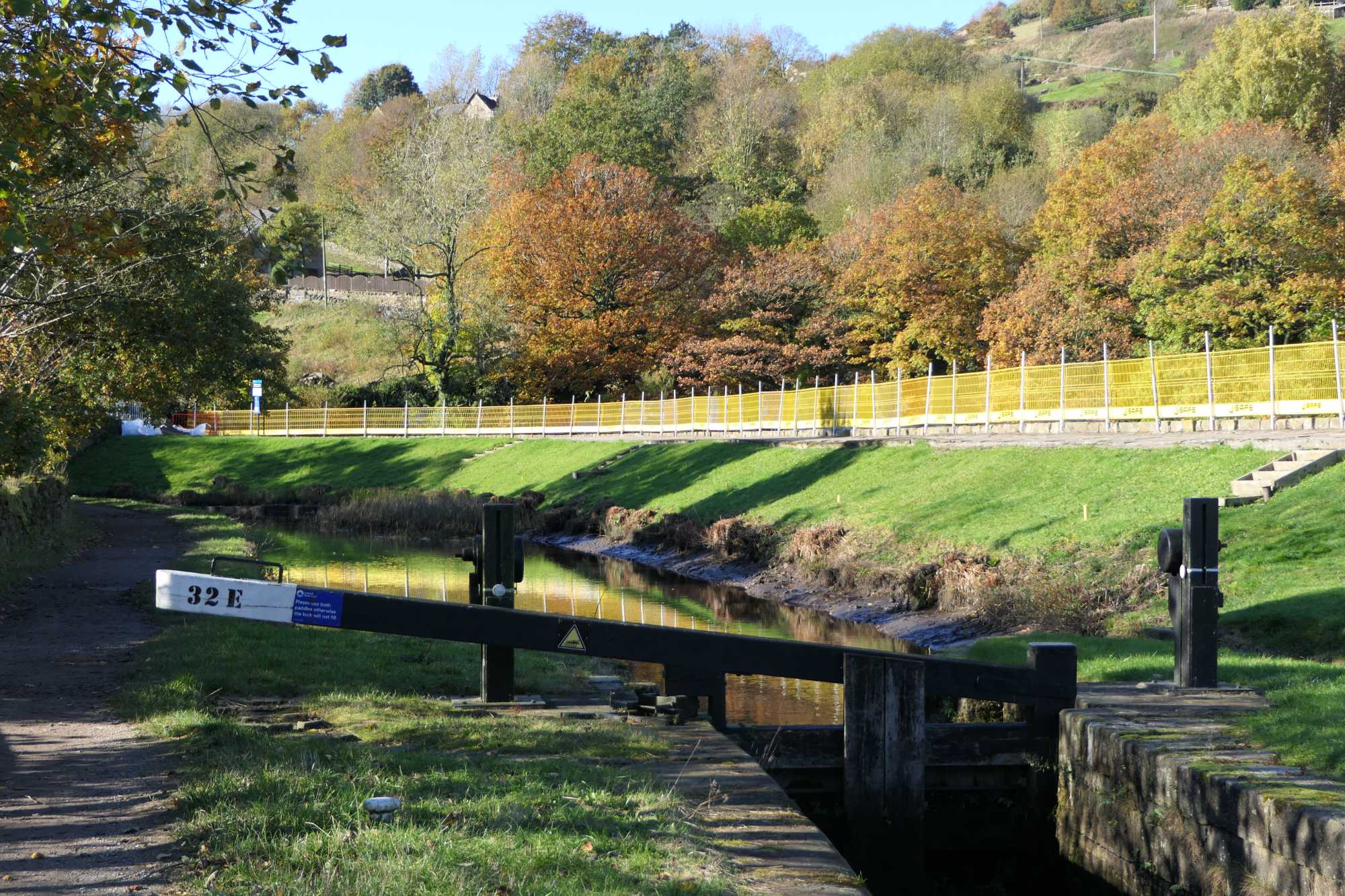 Lock 32E looking towards Marsden