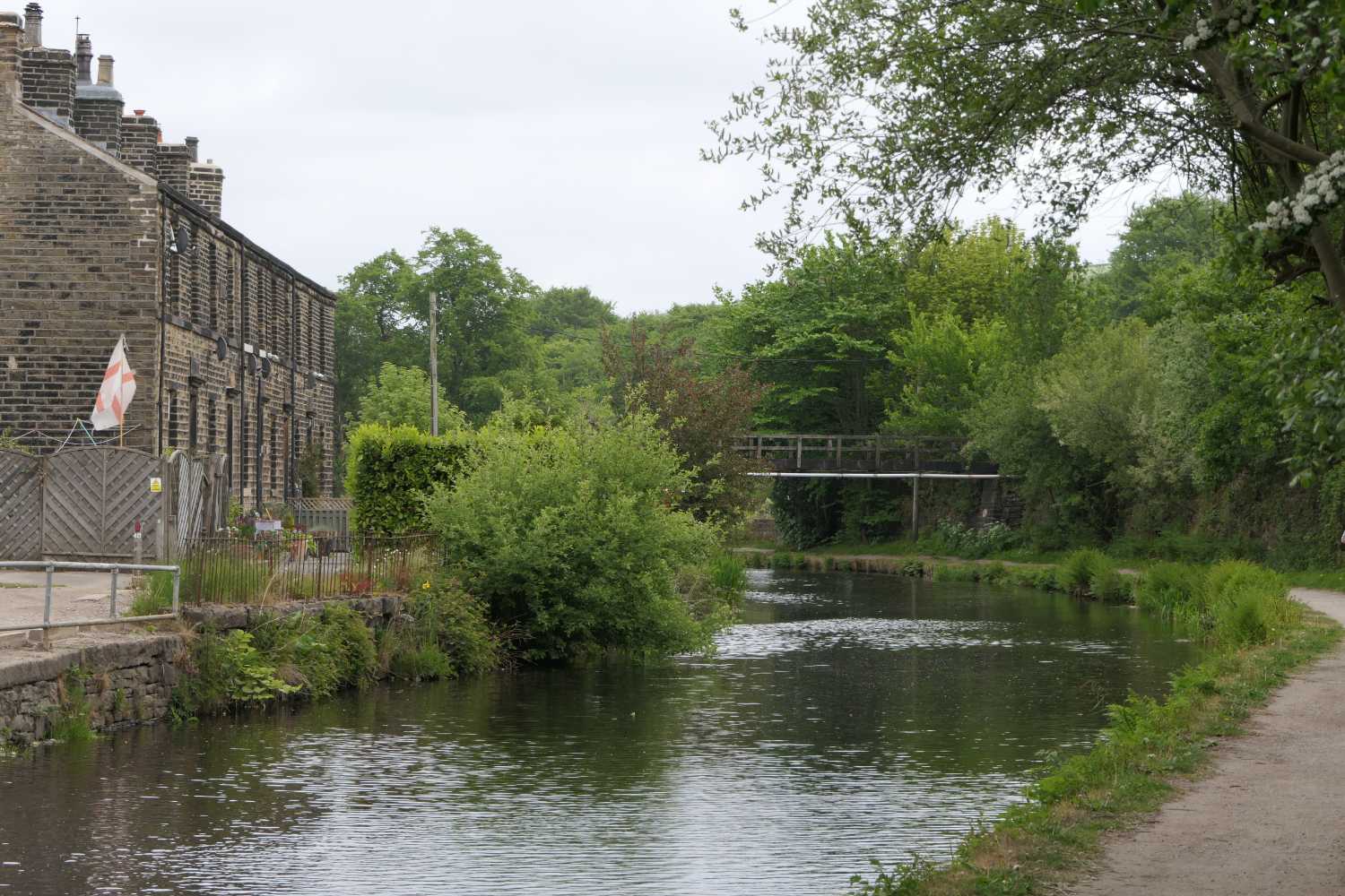 Cottages and the site of the old Clough Mill.