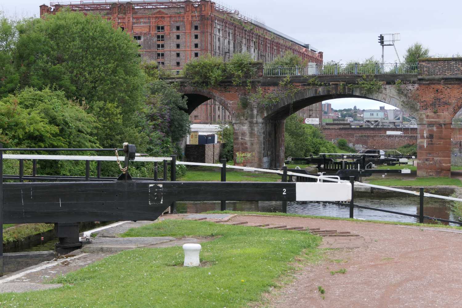 Leeds Liverpool Canal, Stanley Lock Flight