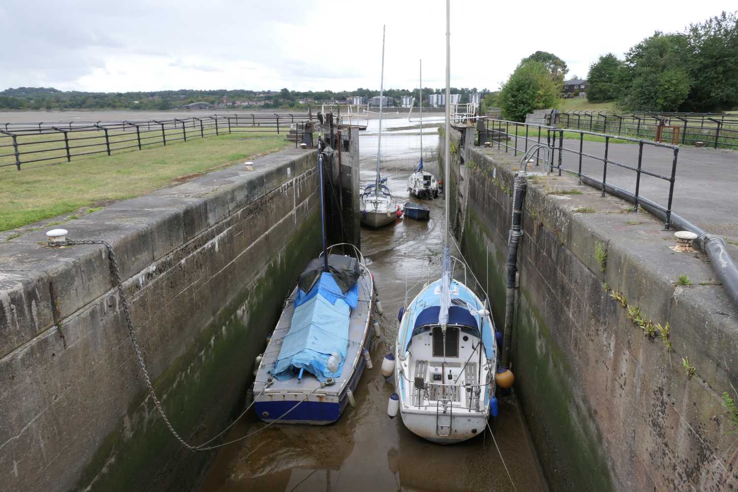 Lock giving access to the Sankey canal.