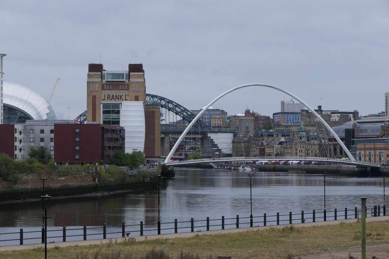 Looking upriver towrds the Baltic Flour mills and the millenium bridge, two