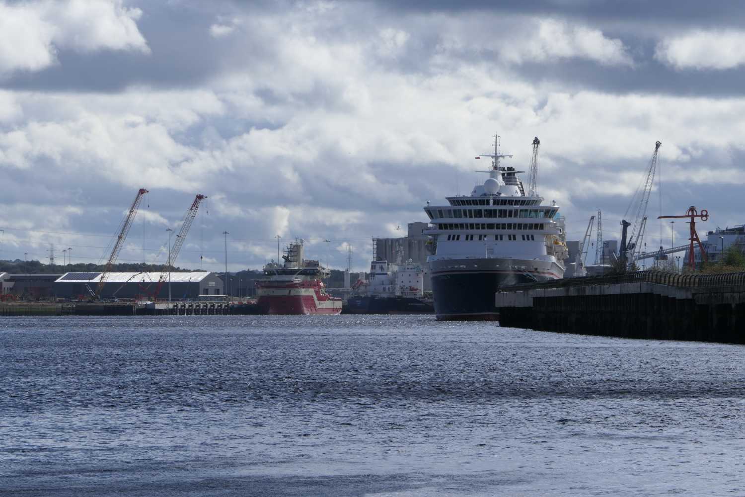 Ships on River Tyne looking inland, one.