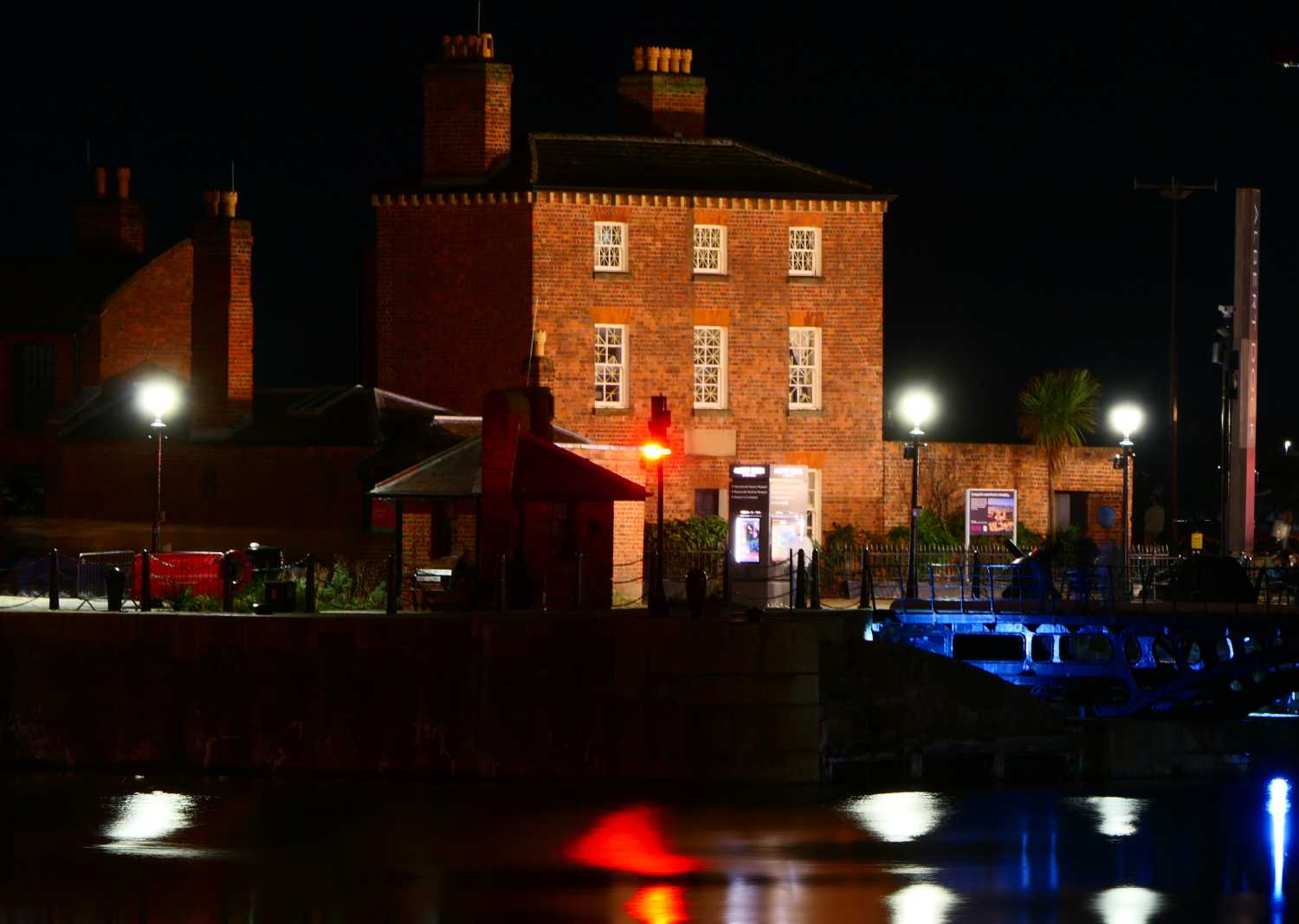 Pier Masters house at the Royal Albert Dock, Closeup