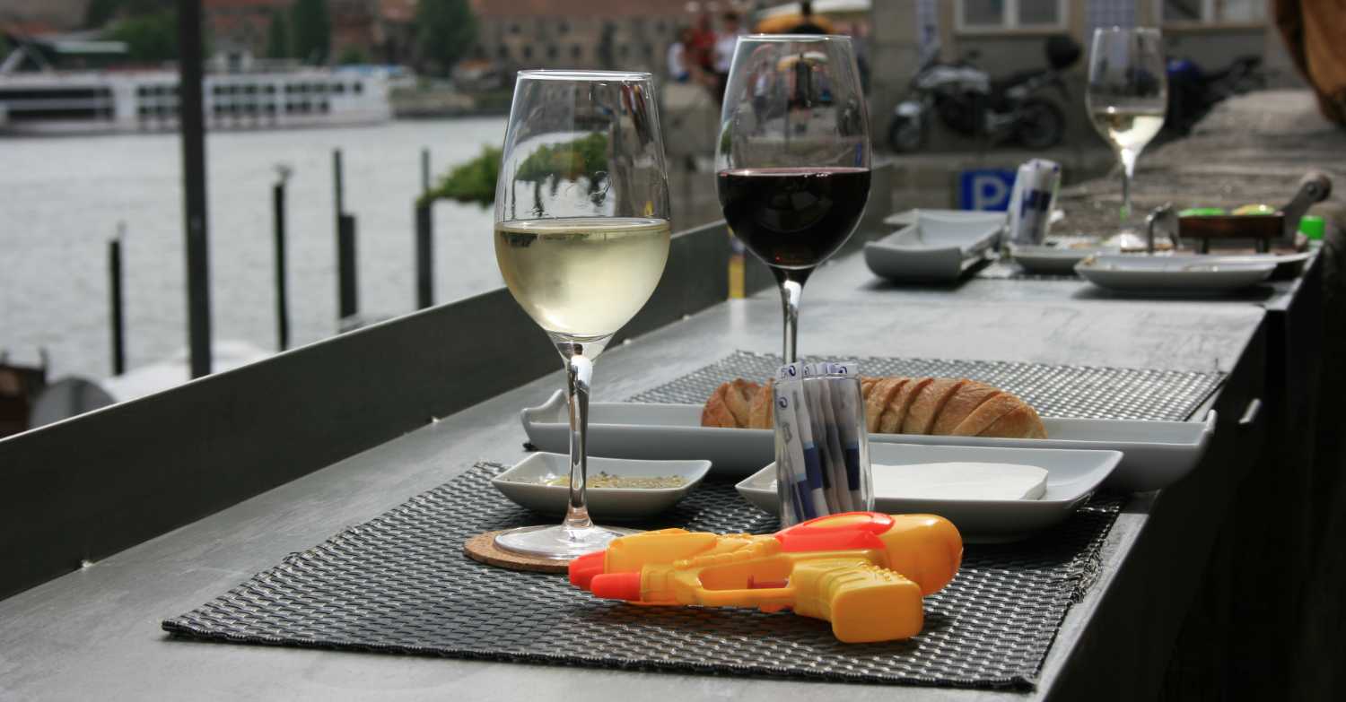 Wine quay bar phone three