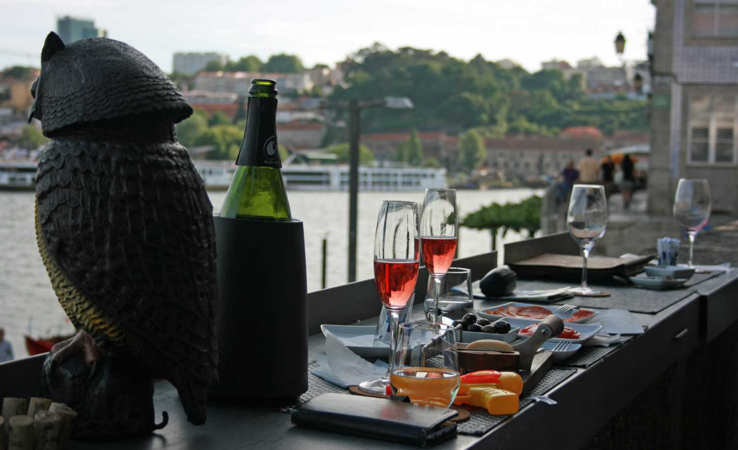 Wine quay bar phone seven