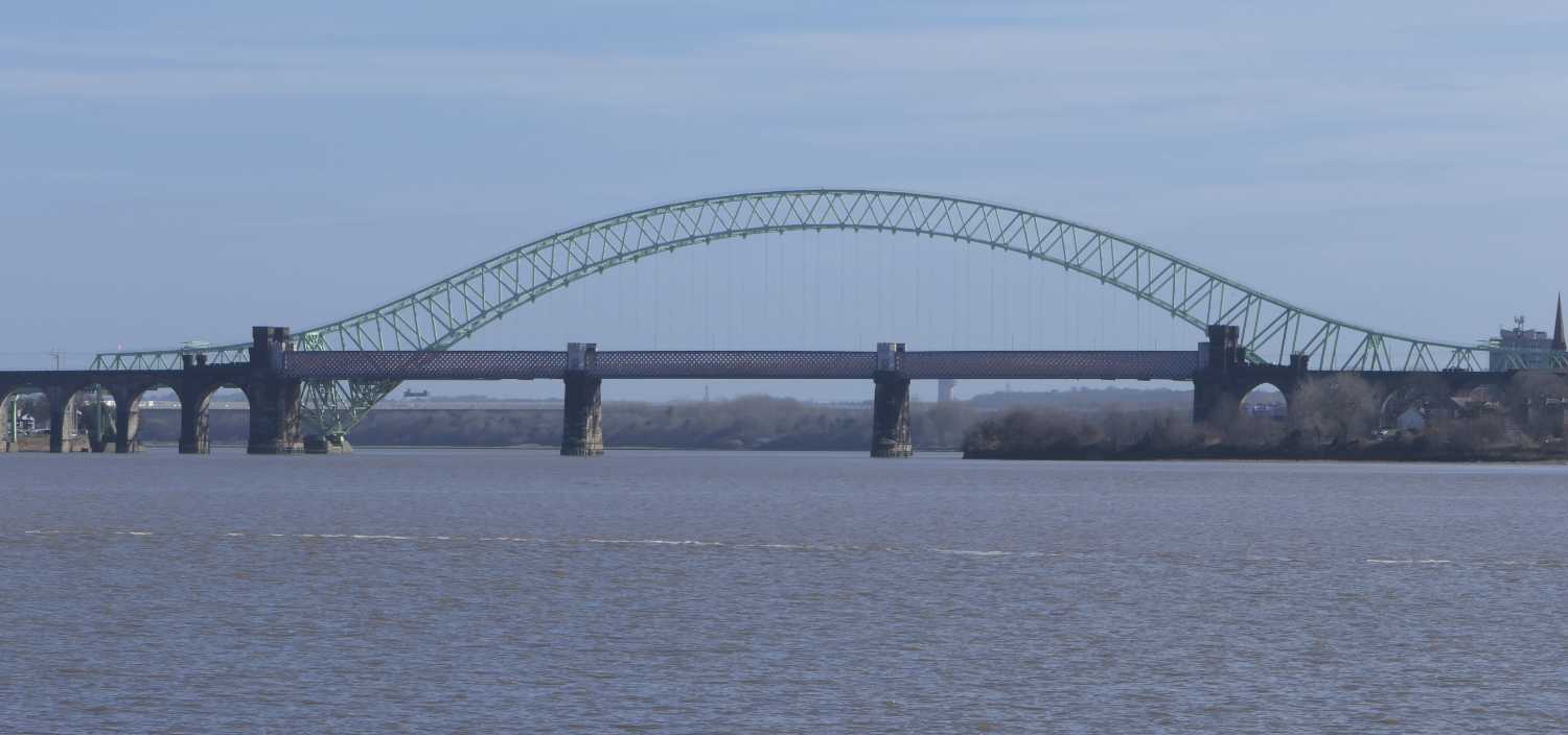 Runcorn Widnes railway bridge, zoom view
