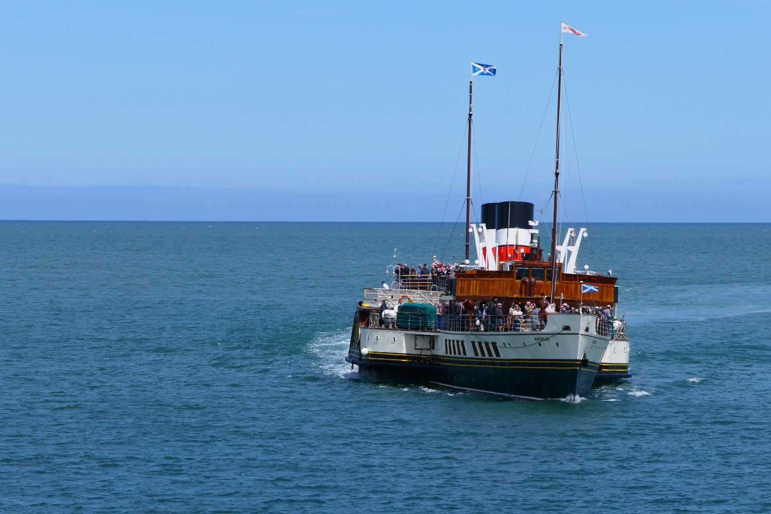 Waverley turning to approach the pier
