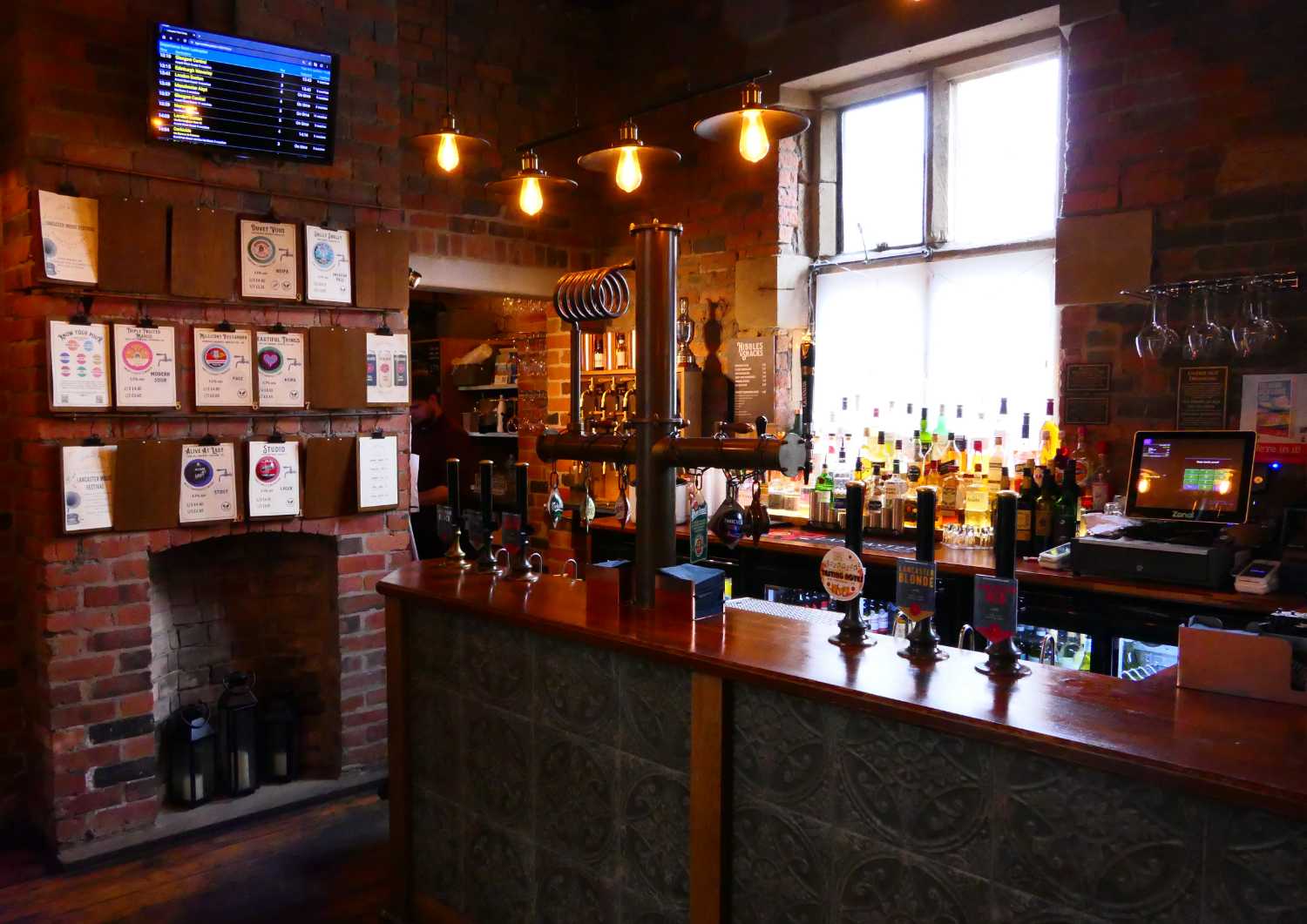 Tite and Locke Bar, One