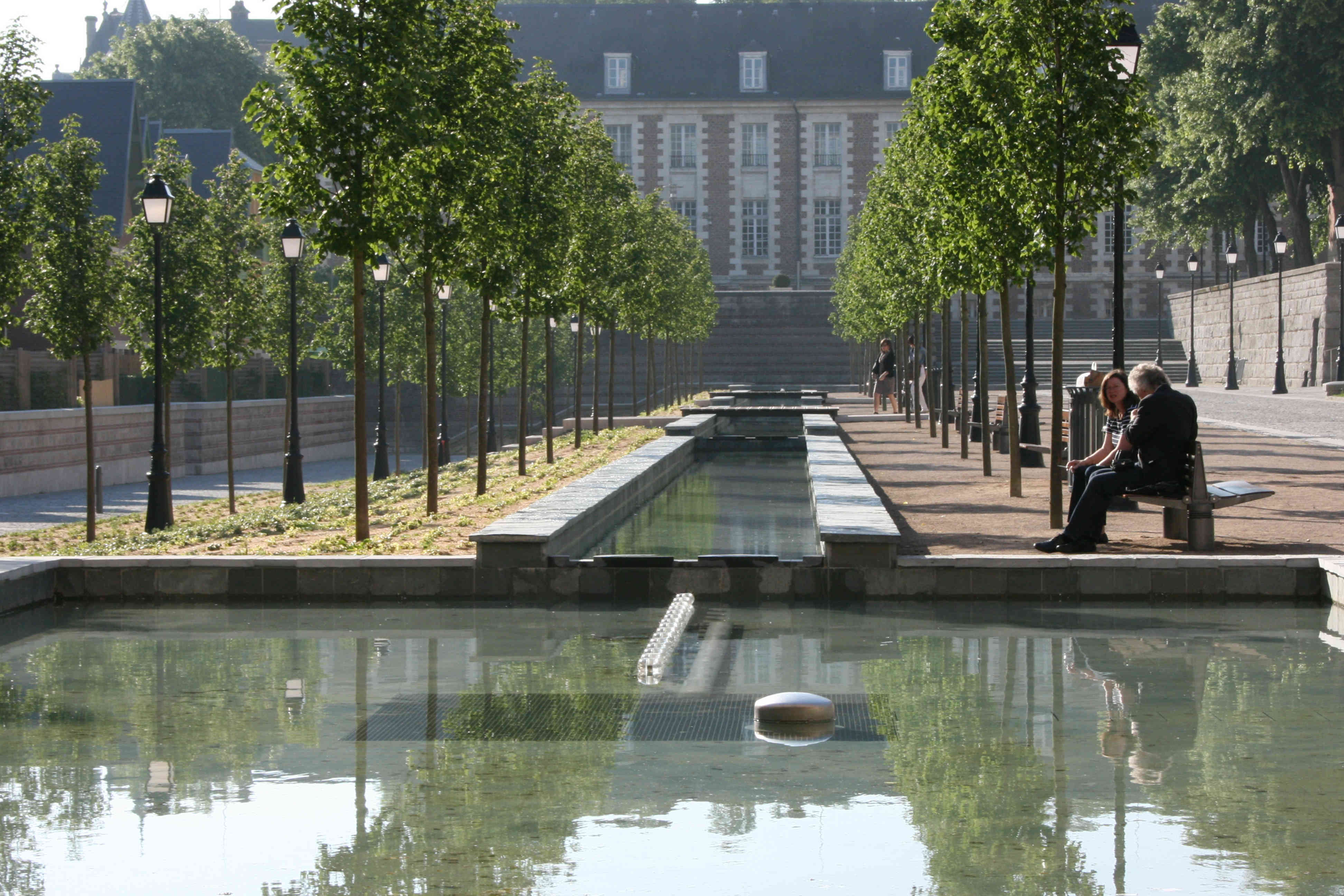 Amiens cathedral square