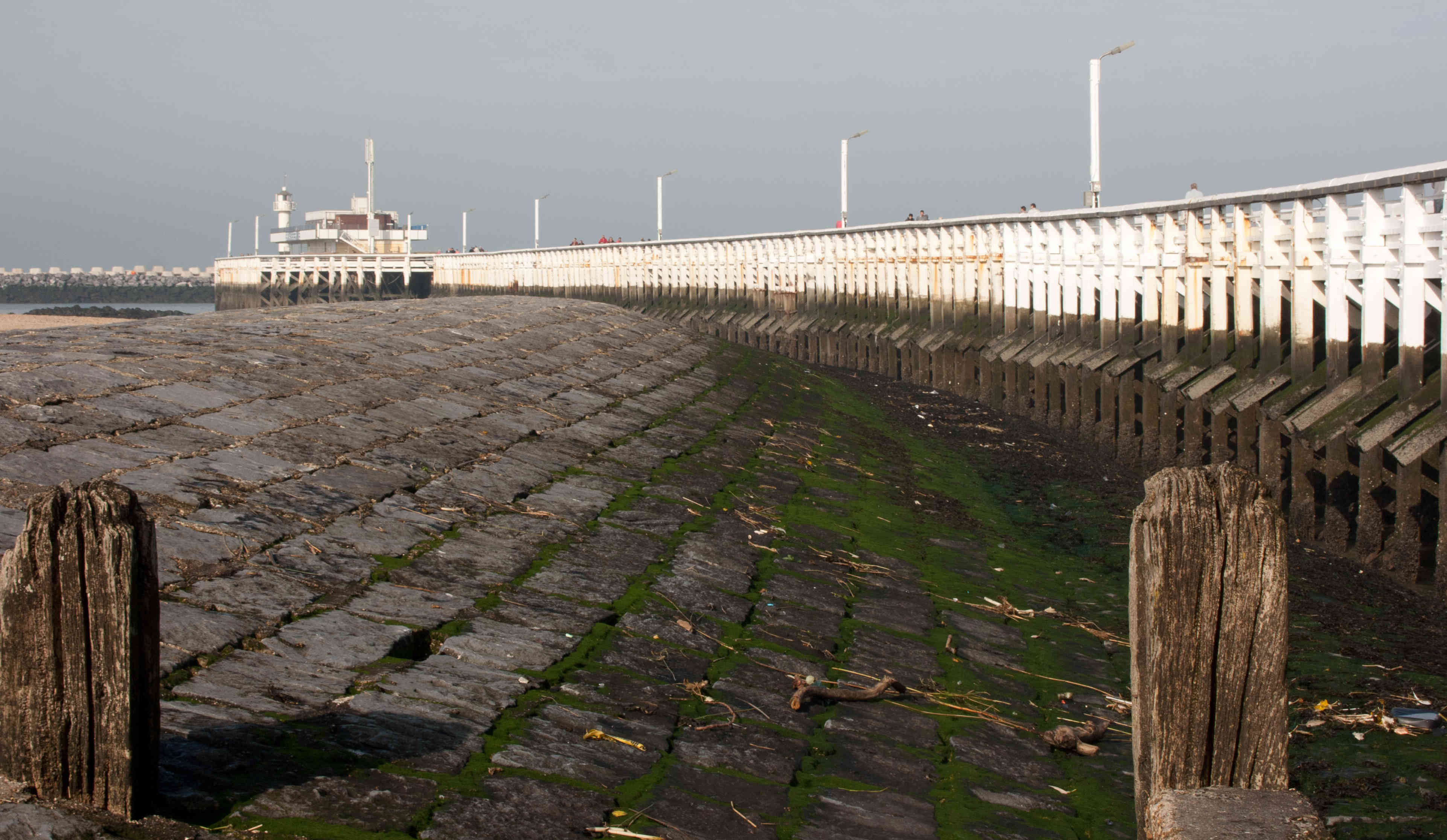 Astende pier